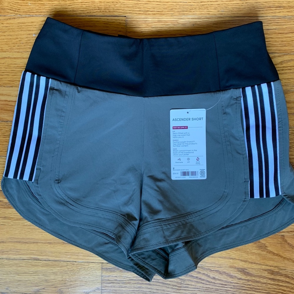 NWT Athleta Ascender Shorts